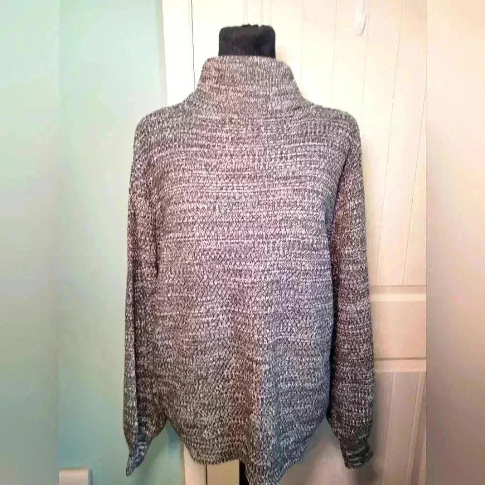 Zenana Turtle neck size large